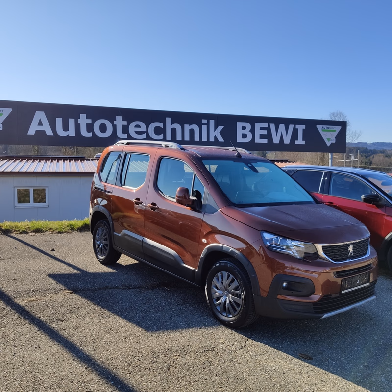 Autotechnik BEWI Team in der Werkstatt